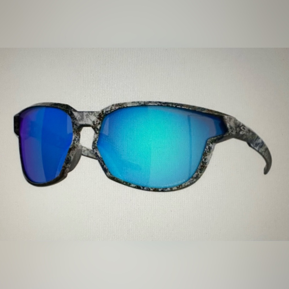 Oakley Kaast Verve Collection brand new sunglasses with 2 different lens colors